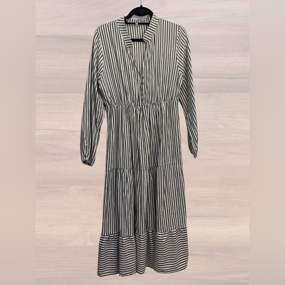 UNKNOWN Striped Tiered Maxi Dress | XL